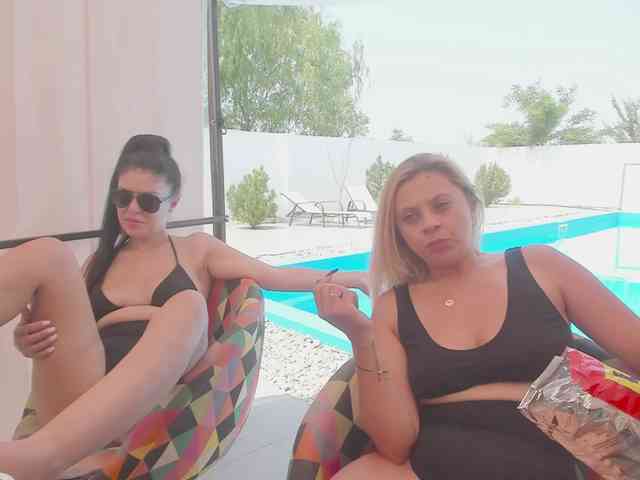 CarlaStaceeFun webcam