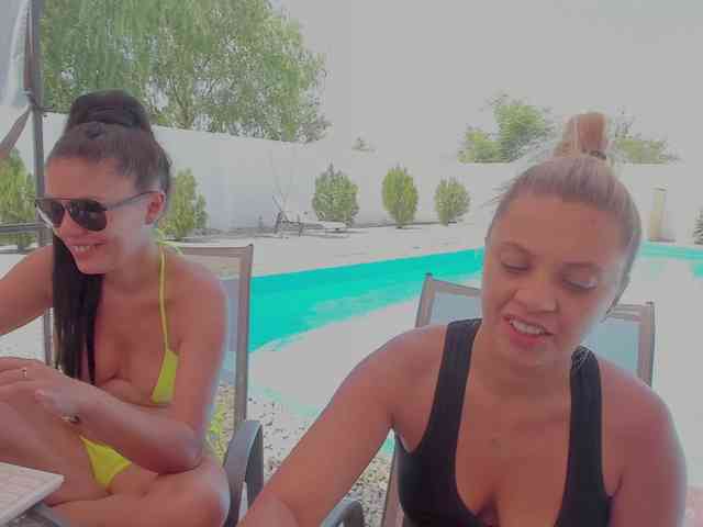 CarlaStaceeFun webcam