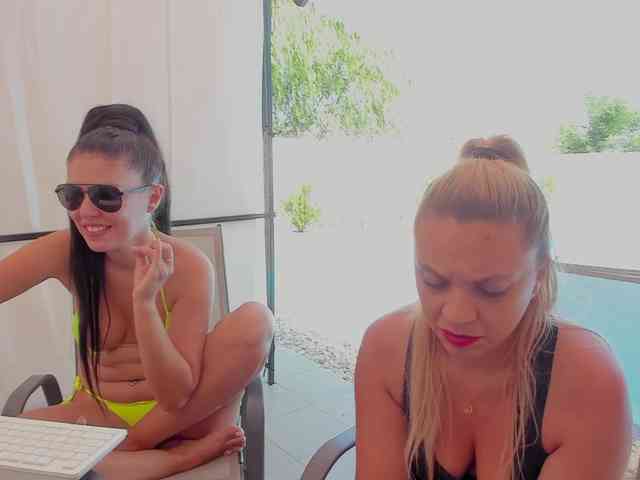 CarlaStaceeFun webcam