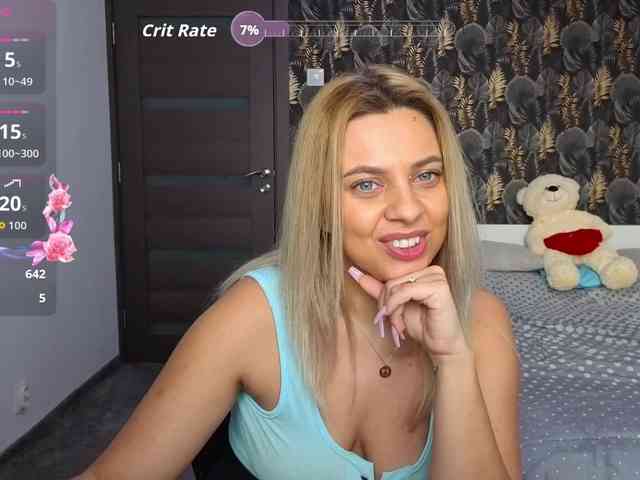 CarlaStaceeFun webcam