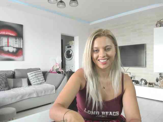 CarlaStaceeFun webcam