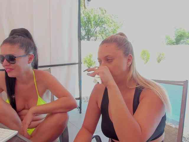 CarlaStaceeFun webcam