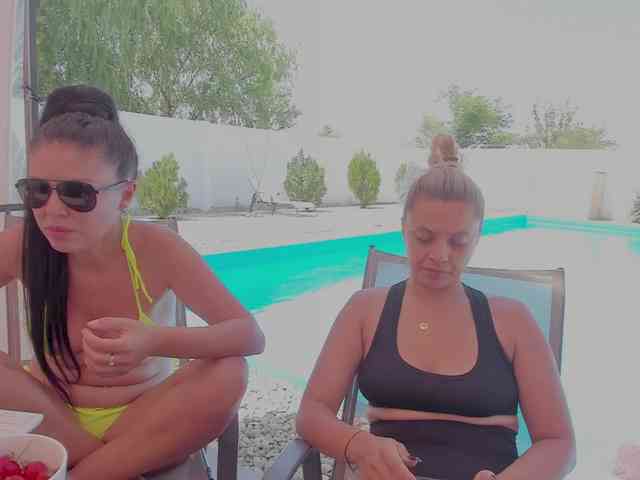 CarlaStaceeFun webcam
