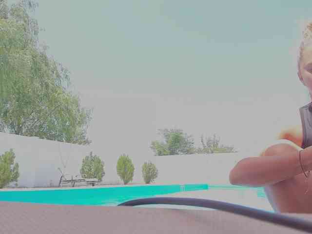 CarlaStaceeFun webcam