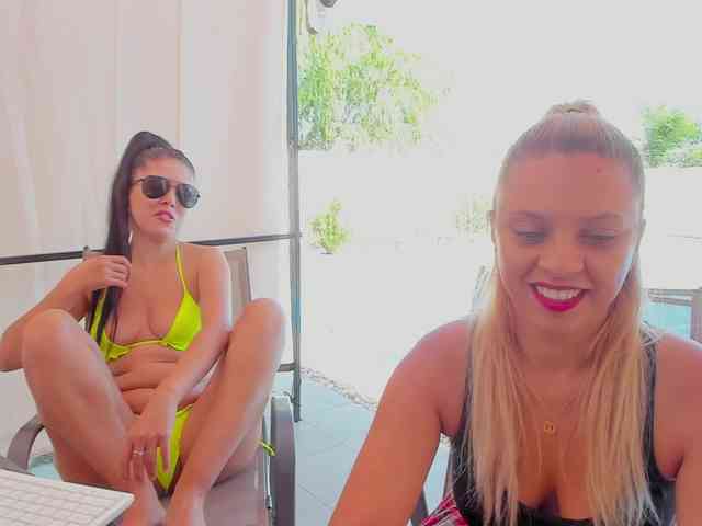 CarlaStaceeFun webcam