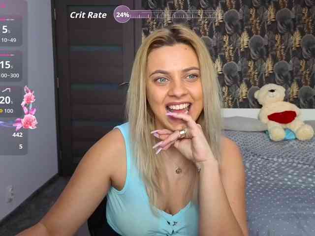 CarlaStaceeFun webcam