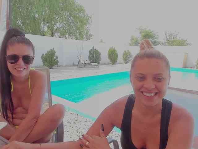 CarlaStaceeFun webcam