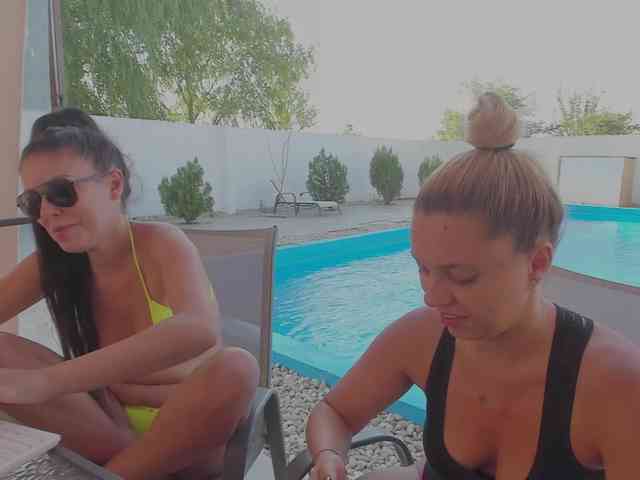 CarlaStaceeFun webcam