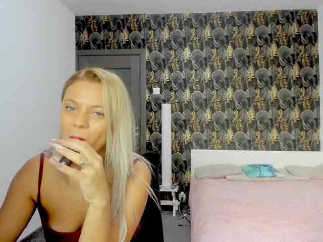 CarlaStaceeFun Live Webcam on BongaCams