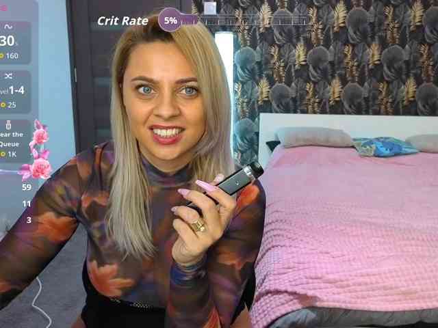 CarlaStaceeFun webcam