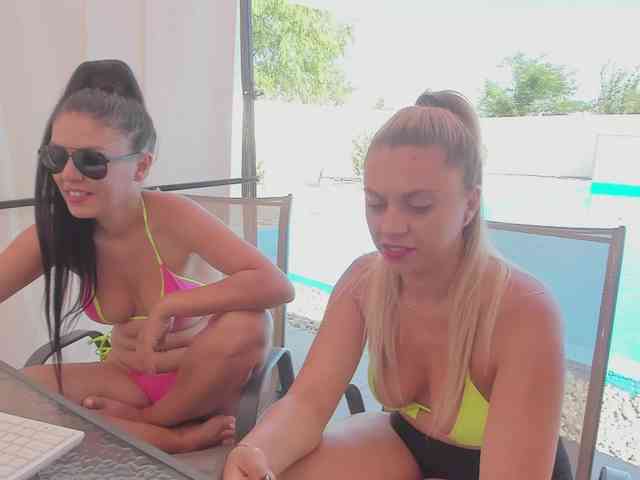 CarlaStaceeFun webcam