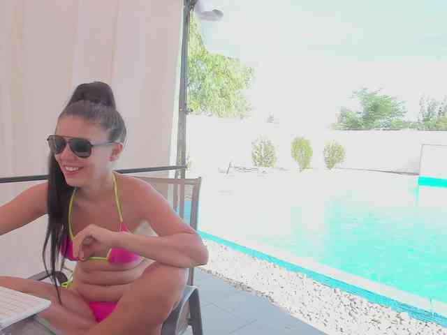 CarlaStaceeFun webcam