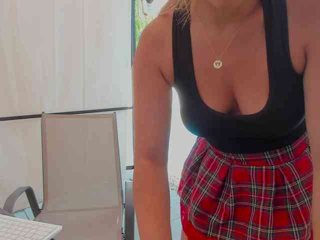 CarlaStaceeFun webcam