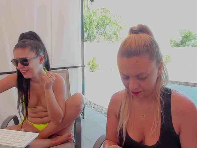 CarlaStaceeFun webcam