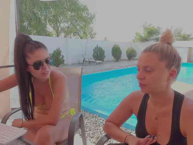 CarlaStaceeFun webcam