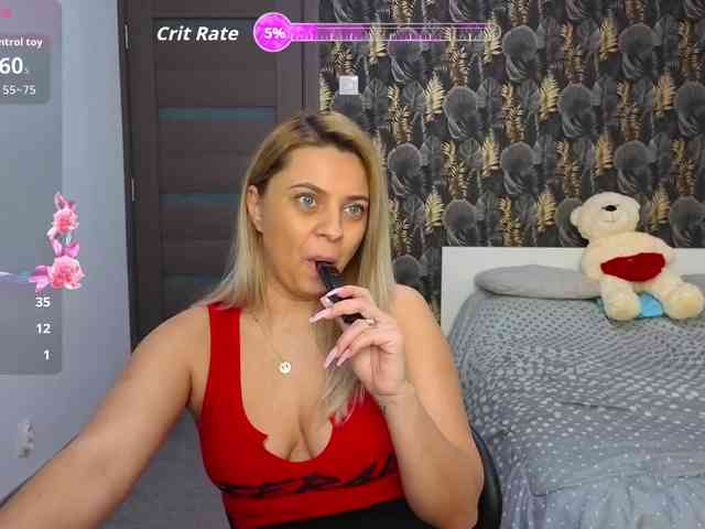 CarlaStaceeFun webcam