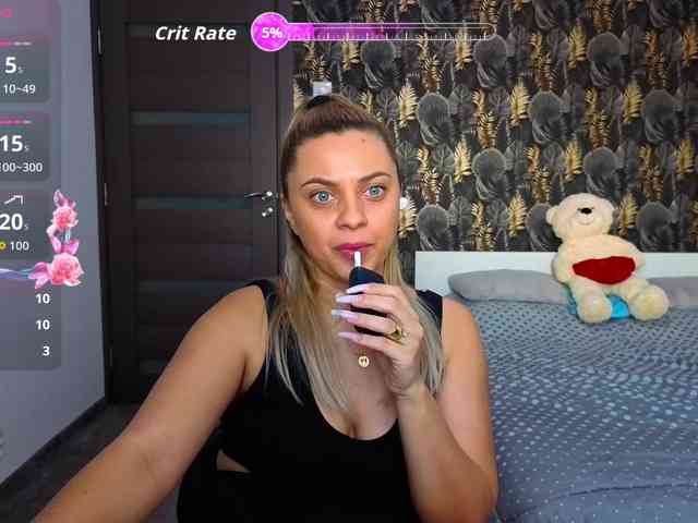 CarlaStaceeFun webcam