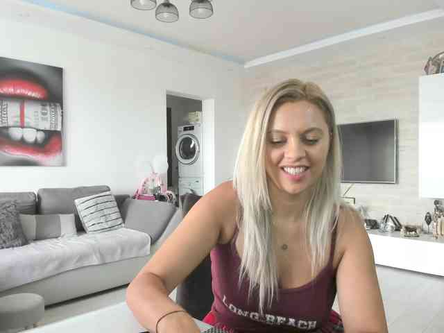 CarlaStaceeFun webcam