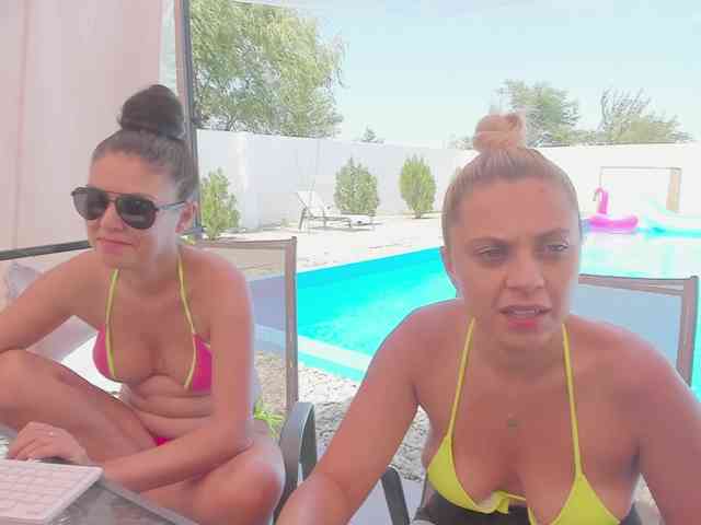 CarlaStaceeFun webcam