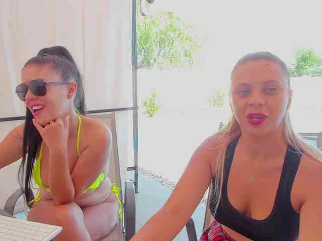 CarlaStaceeFun webcam