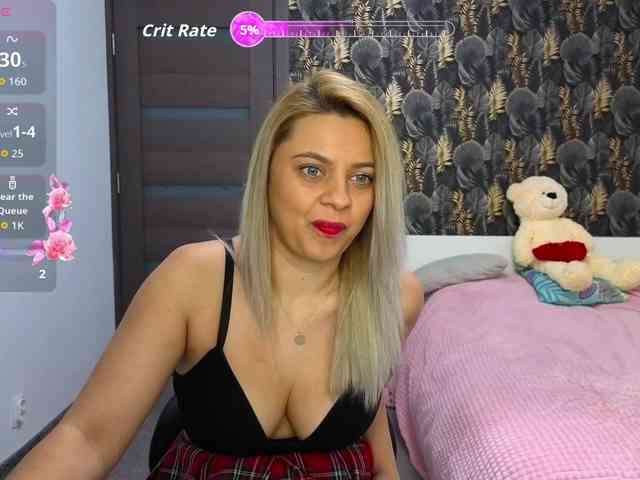 CarlaStaceeFun webcam