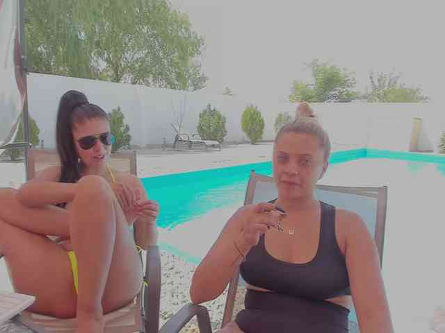 CarlaStaceeFun webcam