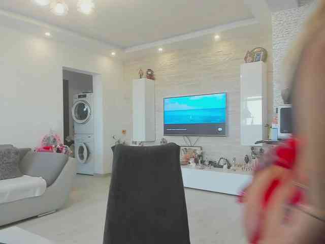 CarlaStaceeFun webcam