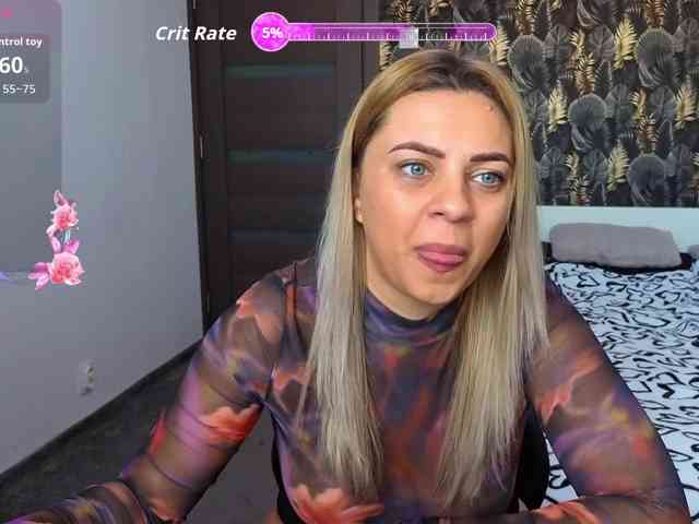 CarlaStaceeFun webcam