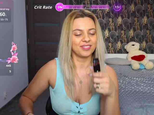 CarlaStaceeFun webcam