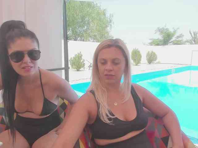 CarlaStaceeFun webcam