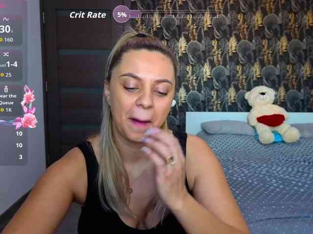 CarlaStaceeFun webcam