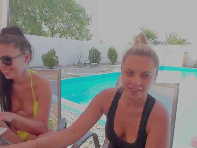 CarlaStaceeFun webcam