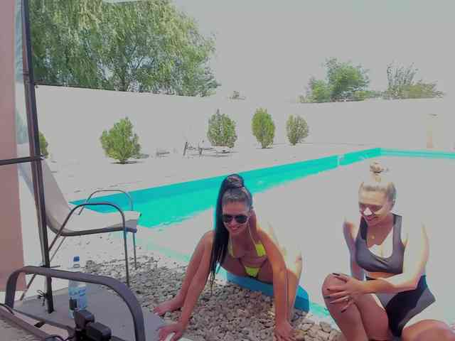 CarlaStaceeFun webcam