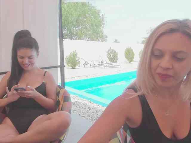 CarlaStaceeFun webcam
