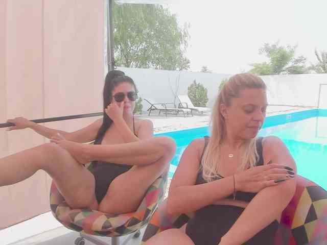 CarlaStaceeFun webcam