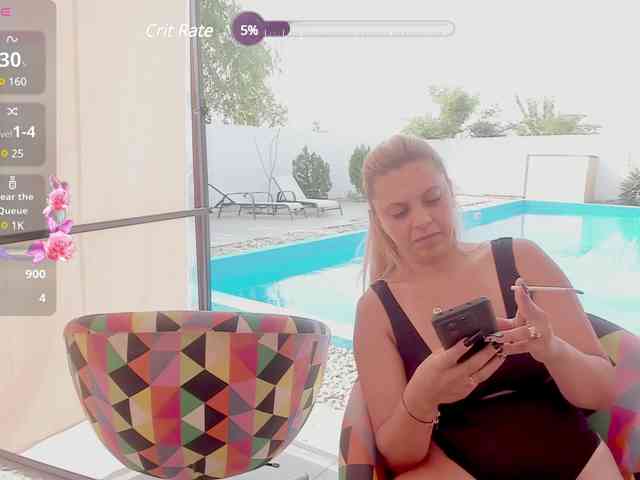 CarlaStaceeFun webcam
