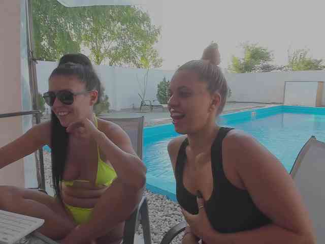 CarlaStaceeFun webcam