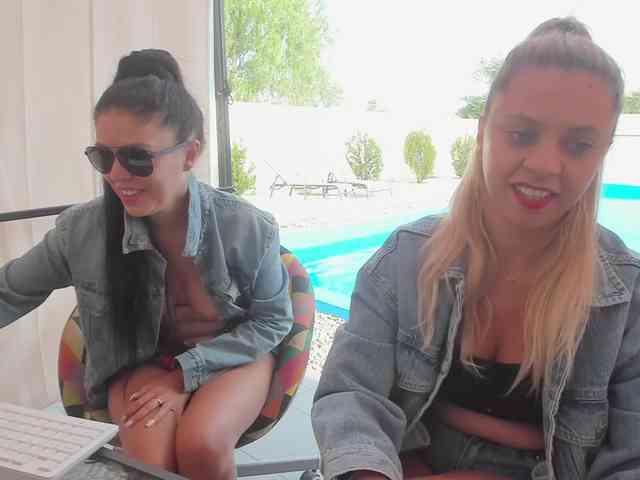 CarlaStaceeFun webcam