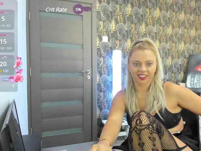 CarlaStaceeFun webcam