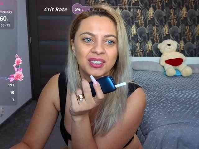 CarlaStaceeFun webcam