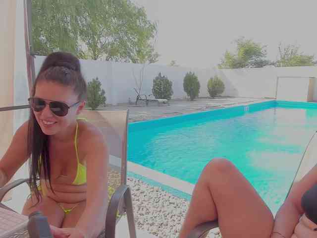 CarlaStaceeFun webcam