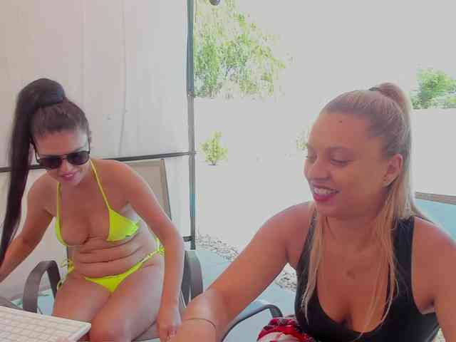 CarlaStaceeFun webcam