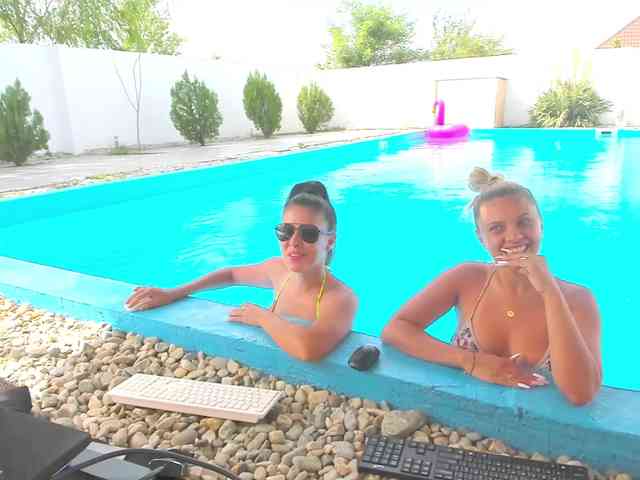 CarlaStaceeFun webcam