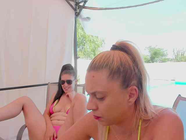 CarlaStaceeFun webcam