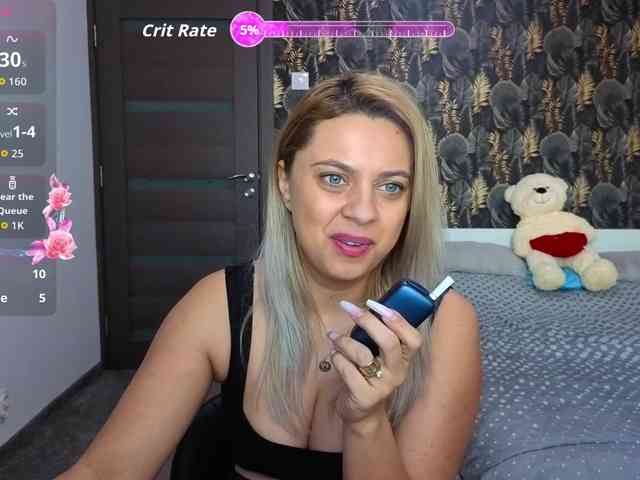 CarlaStaceeFun webcam