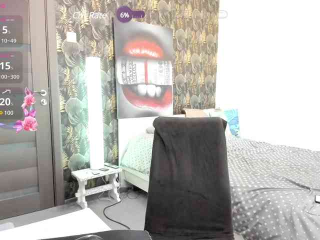 CarlaStaceeFun webcam