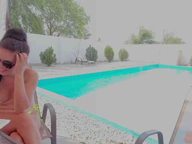 CarlaStaceeFun webcam