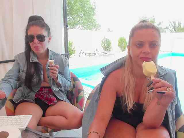CarlaStaceeFun webcam