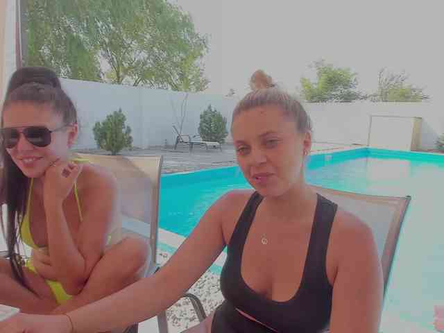 CarlaStaceeFun webcam