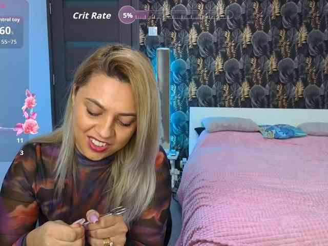 CarlaStaceeFun webcam